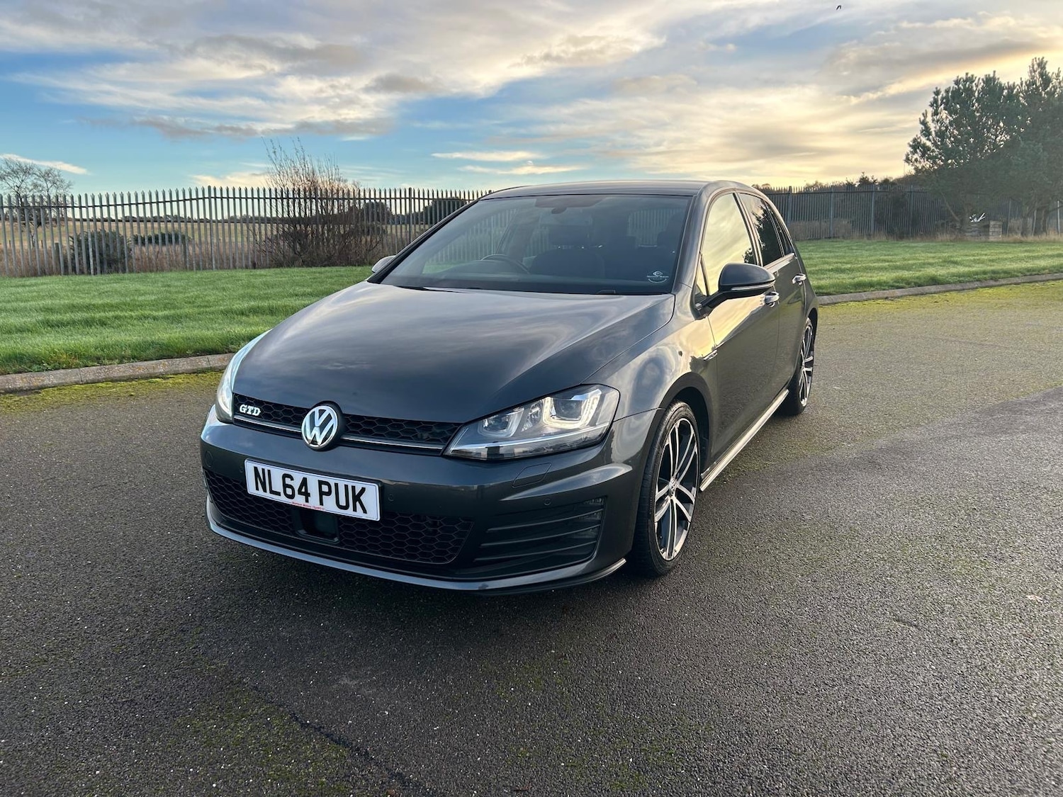 Used Volkswagen Golf 2014 for sale - 76552687: Photo 2