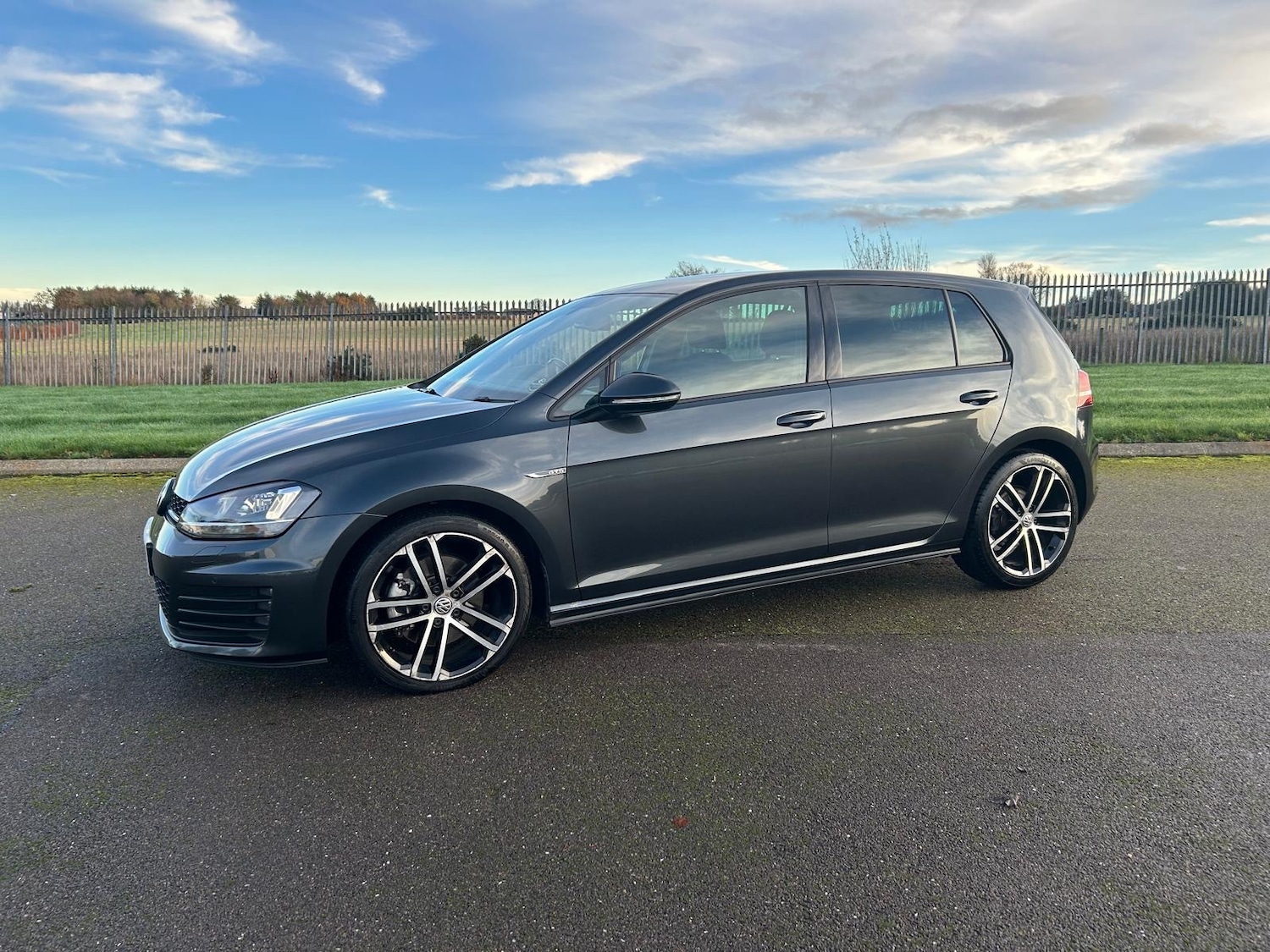 Used Volkswagen Golf 2014 for sale - 76552687: Photo 3