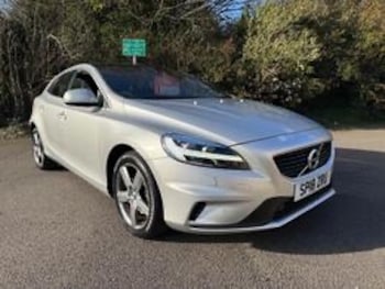 Used Volvo V40 2018 for sale - 77983089: Photo