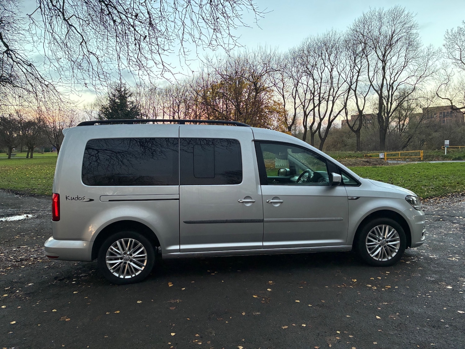 Used Volkswagen Caddy Maxi Life 2017 for sale - 76596899: Photo 2