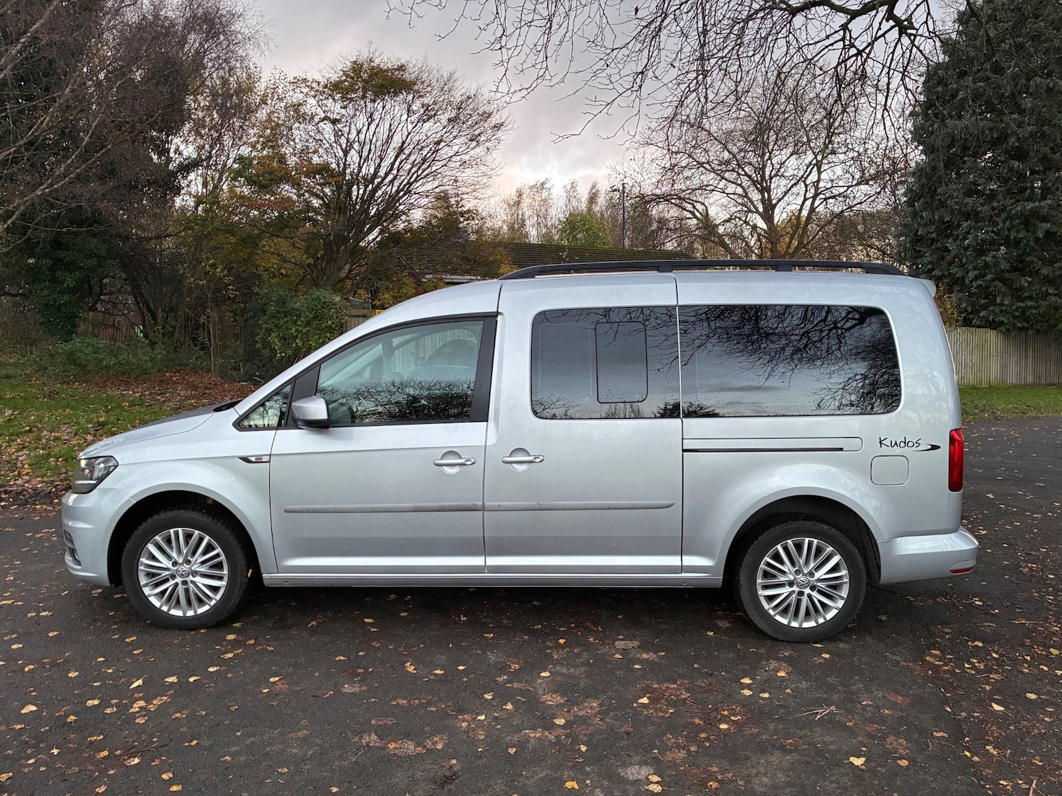 Used Volkswagen Caddy Maxi Life 2017 for sale - 76596899: Photo 3