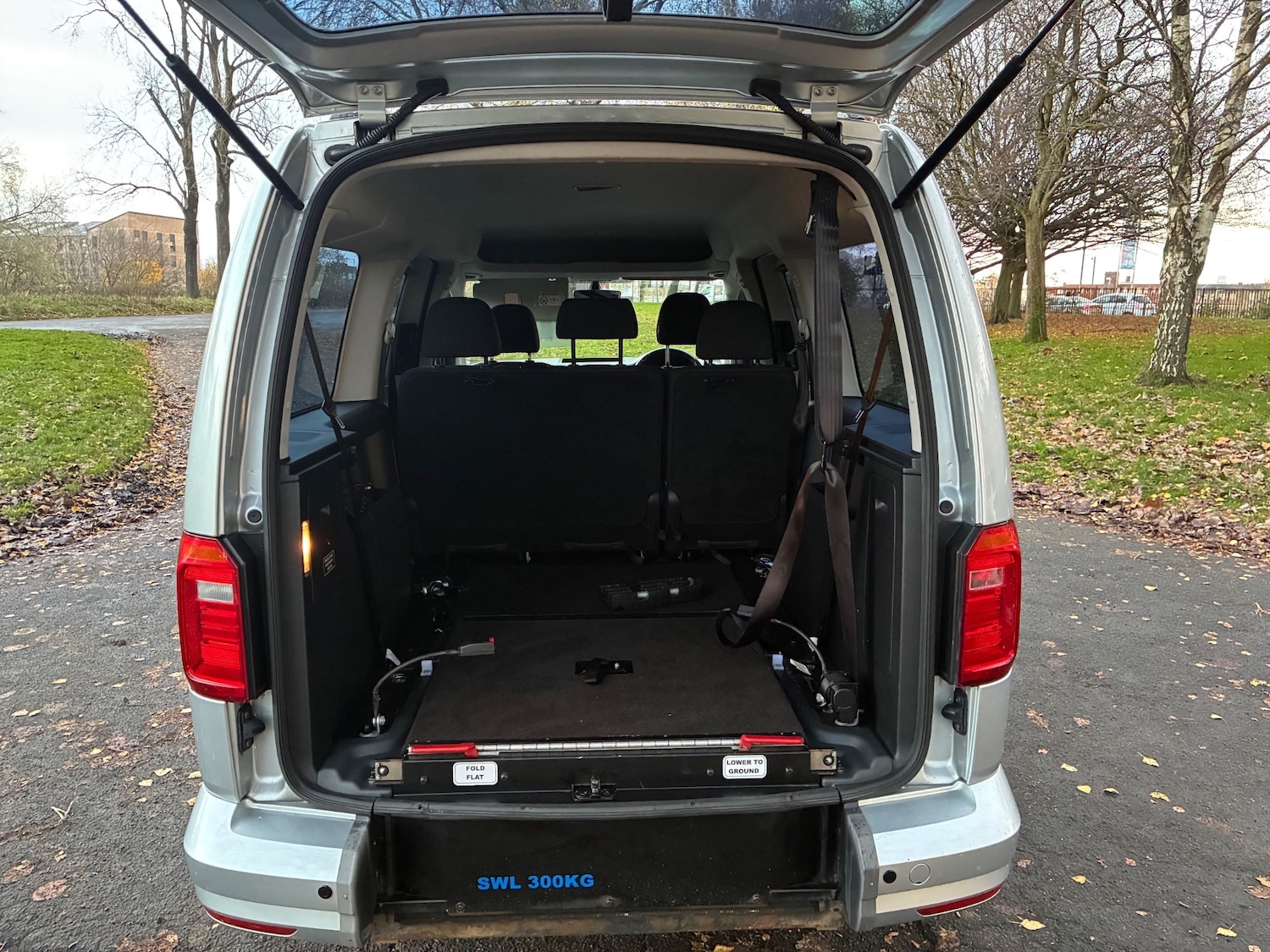 Used Volkswagen Caddy Maxi Life 2017 for sale - 76596899: Photo 9