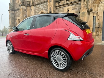 Used Chrysler Ypsilon 2012 for sale - 76125529: Photo