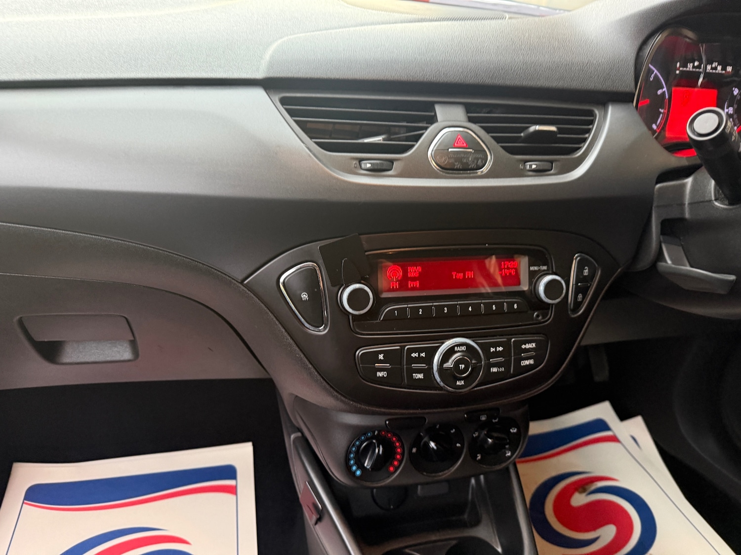 Used Vauxhall Corsa 2015 for sale - 76180641: Photo 15