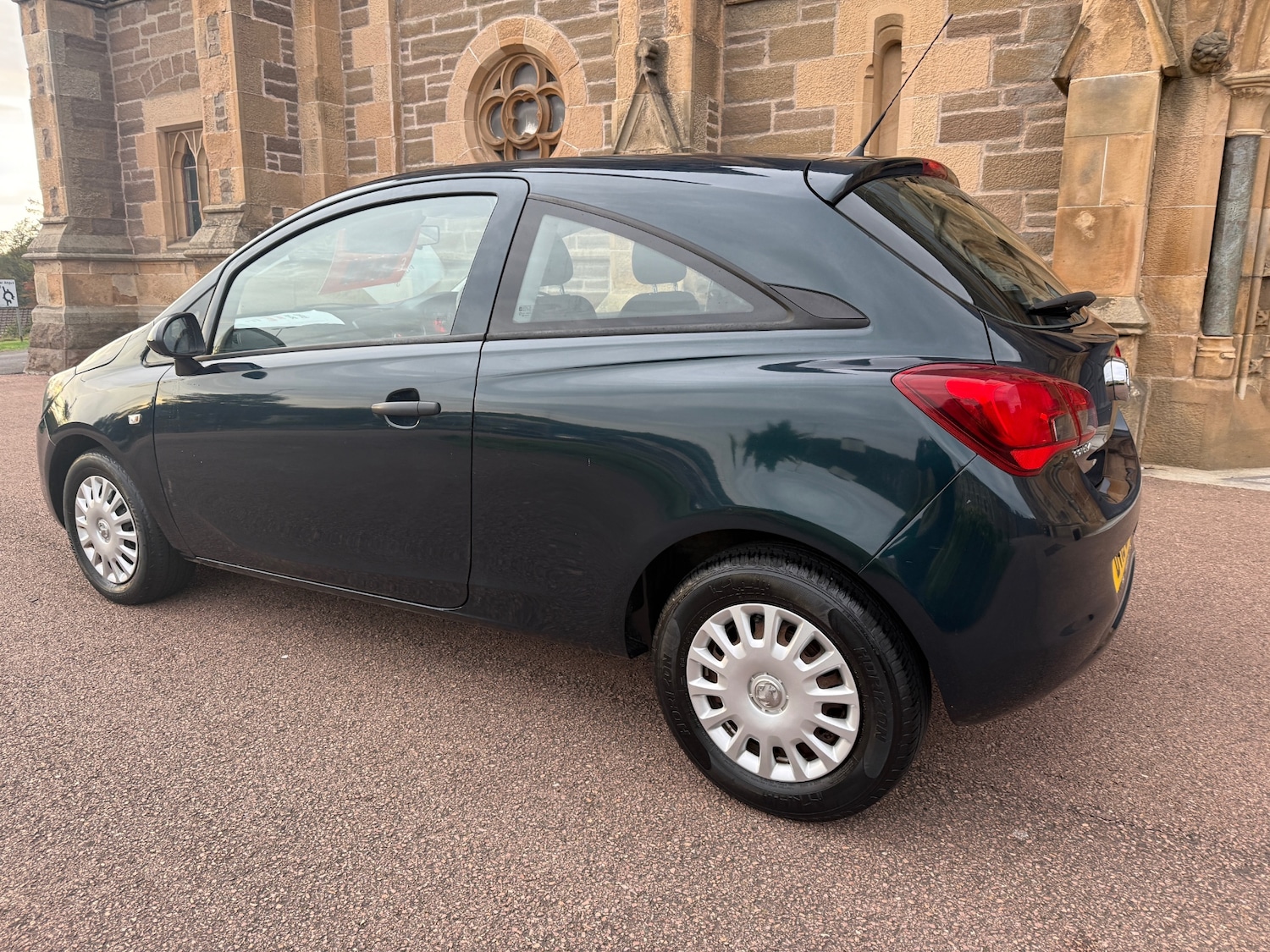 Used Vauxhall Corsa 2015 for sale - 76180641: Photo 4