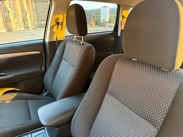 Used Mitsubishi Outlander 2017 for sale - 76204938: Photo 27