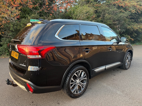 Used Mitsubishi Outlander 2017 for sale - 76204938: Photo 3
