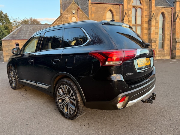 Used Mitsubishi Outlander 2017 for sale - 76204938: Photo 4