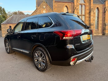 Used Mitsubishi Outlander 2017 for sale - 76204938: Photo 4