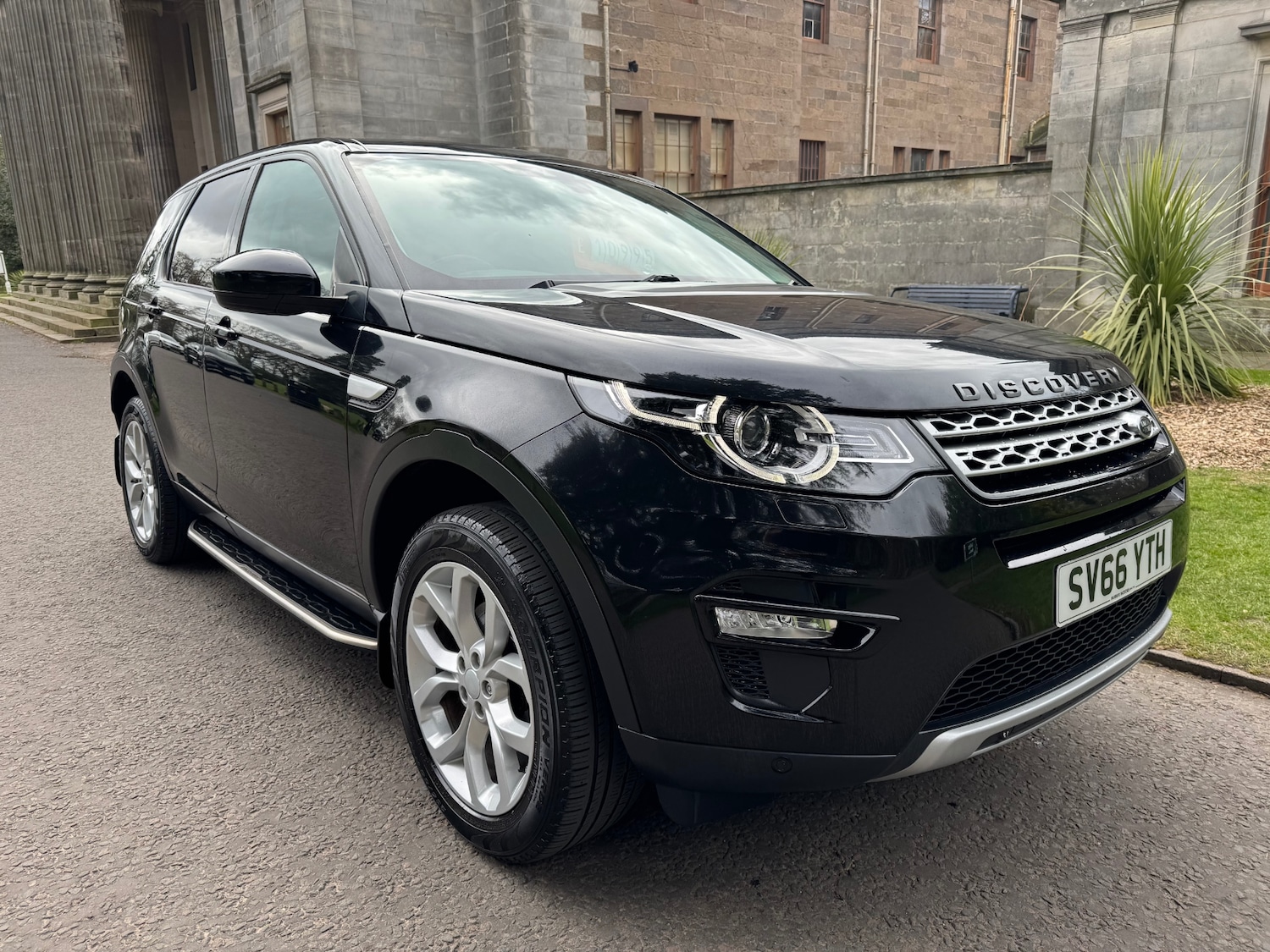 Used Land Rover Discovery Sport 2016 for sale - 78145954: Photo 4