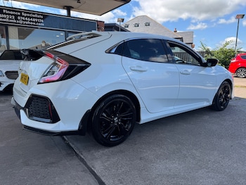 Used Honda Civic 2017 for sale - 79151460: Photo