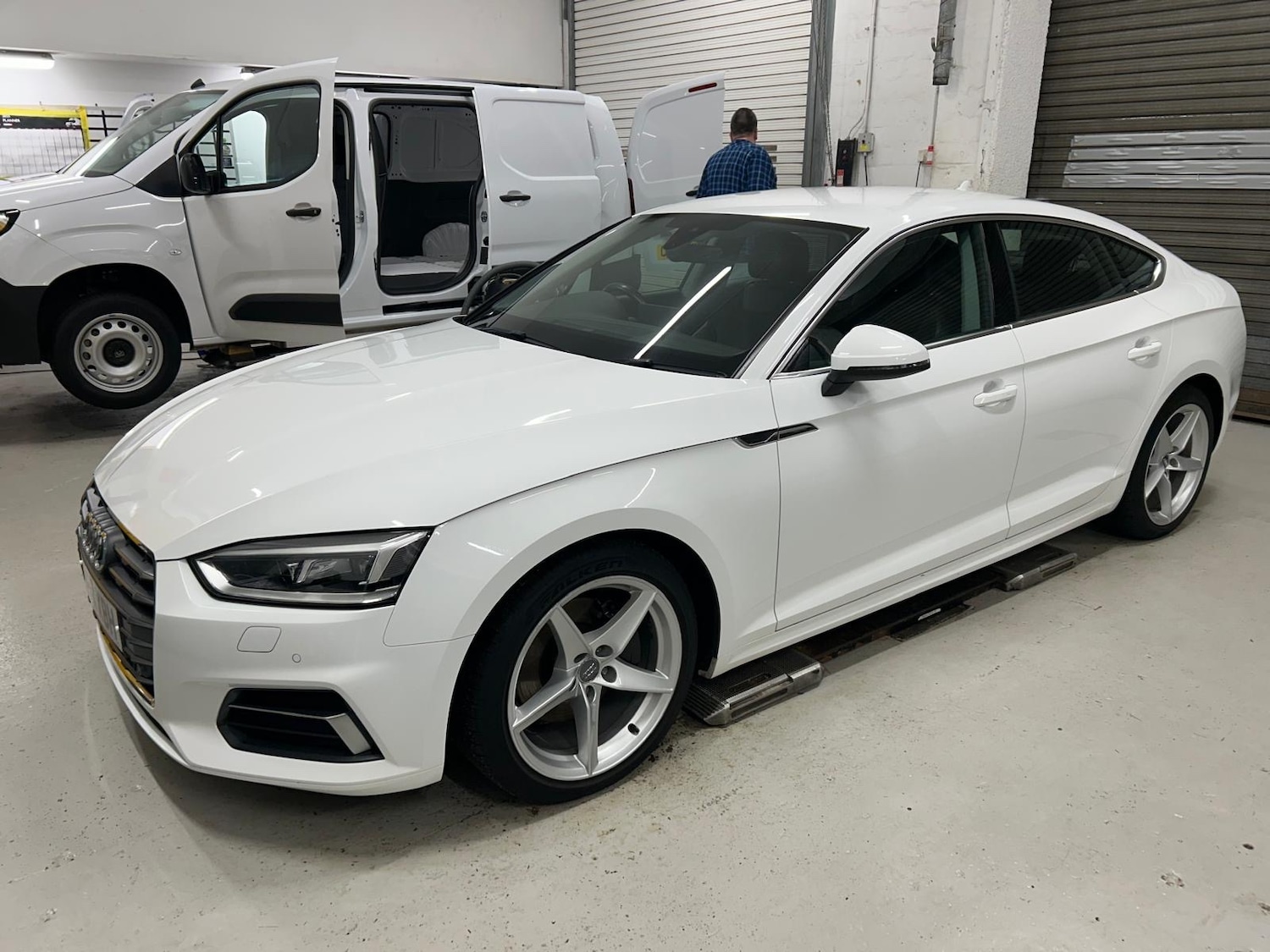 Used Audi A5 2017 for sale - 77043159: Photo 2