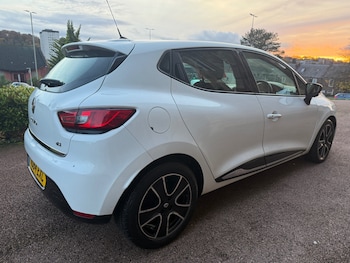 Used Renault Clio 2014 for sale - 76455674: Photo