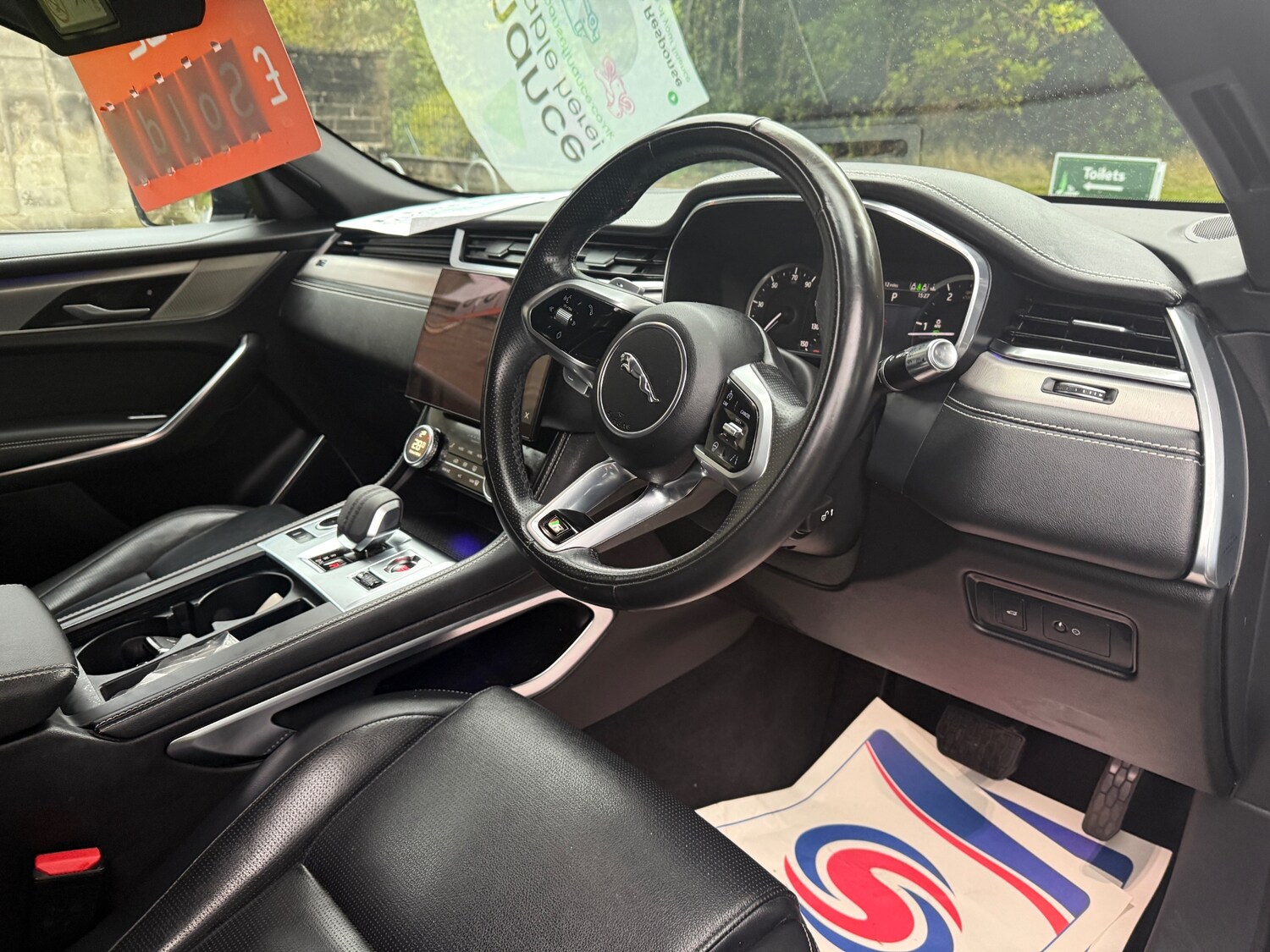 Used Jaguar F-Pace 2021 for sale - 76328887: Photo 41