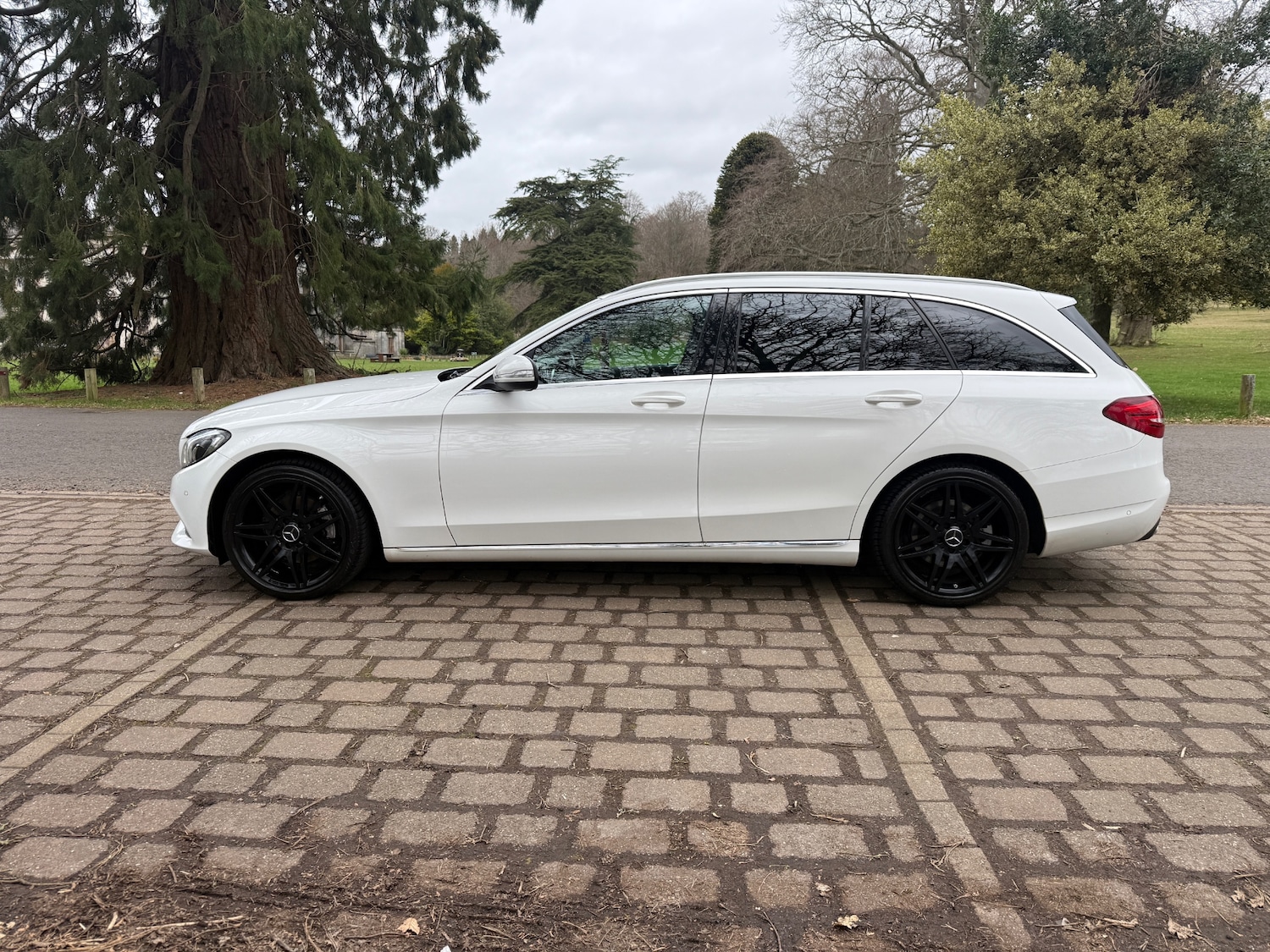 Used Mercedes-Benz C Class 2015 for sale - 77995385: Photo 6