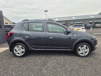Used Dacia Sandero Stepway 2016 for sale - 79510063: Photo