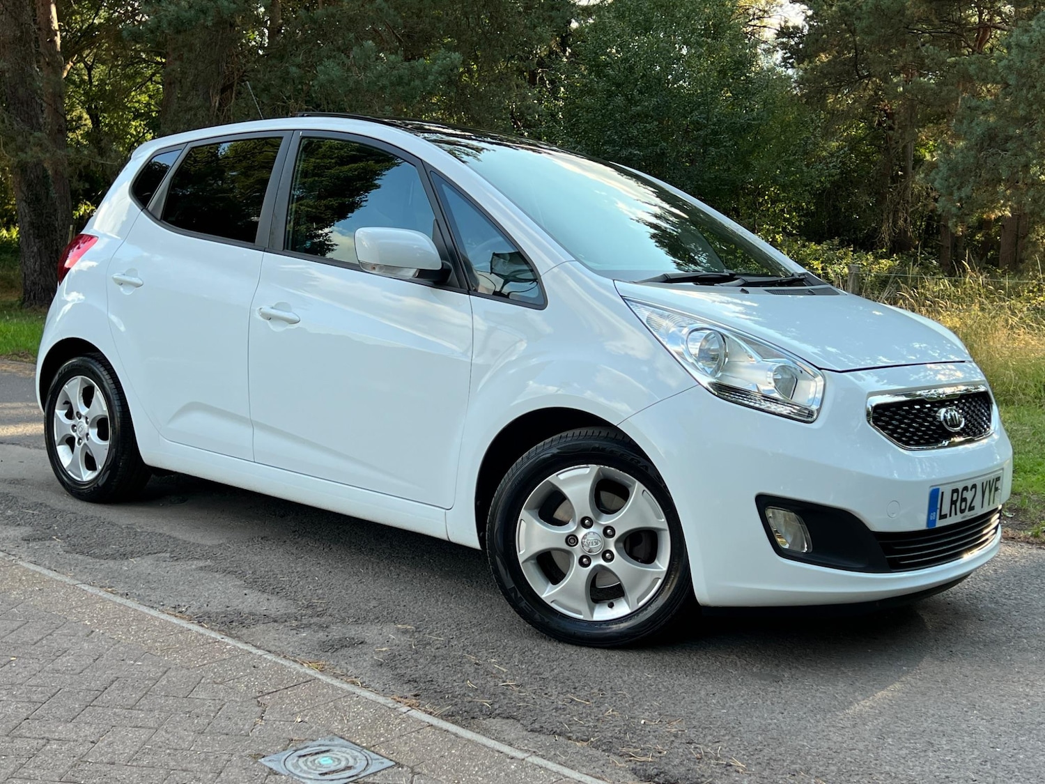 Used Kia Venga 2012 for sale - 76953920: Photo 16