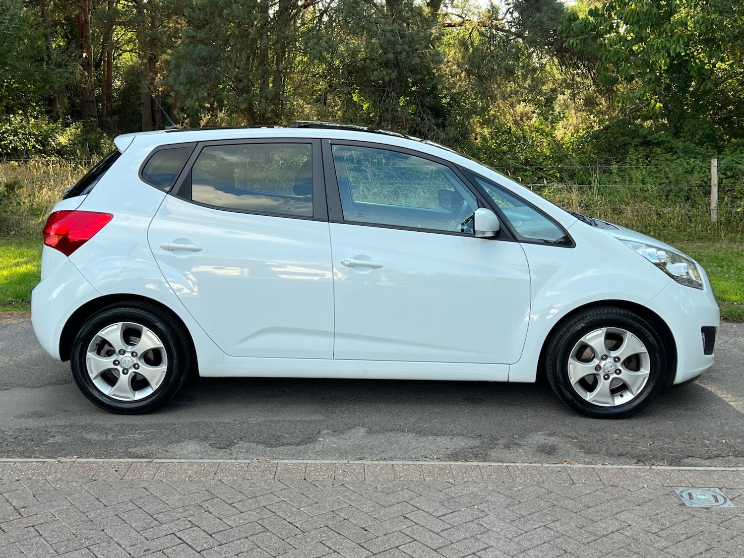 Used Kia Venga 2012 for sale - 76953920: Photo 19