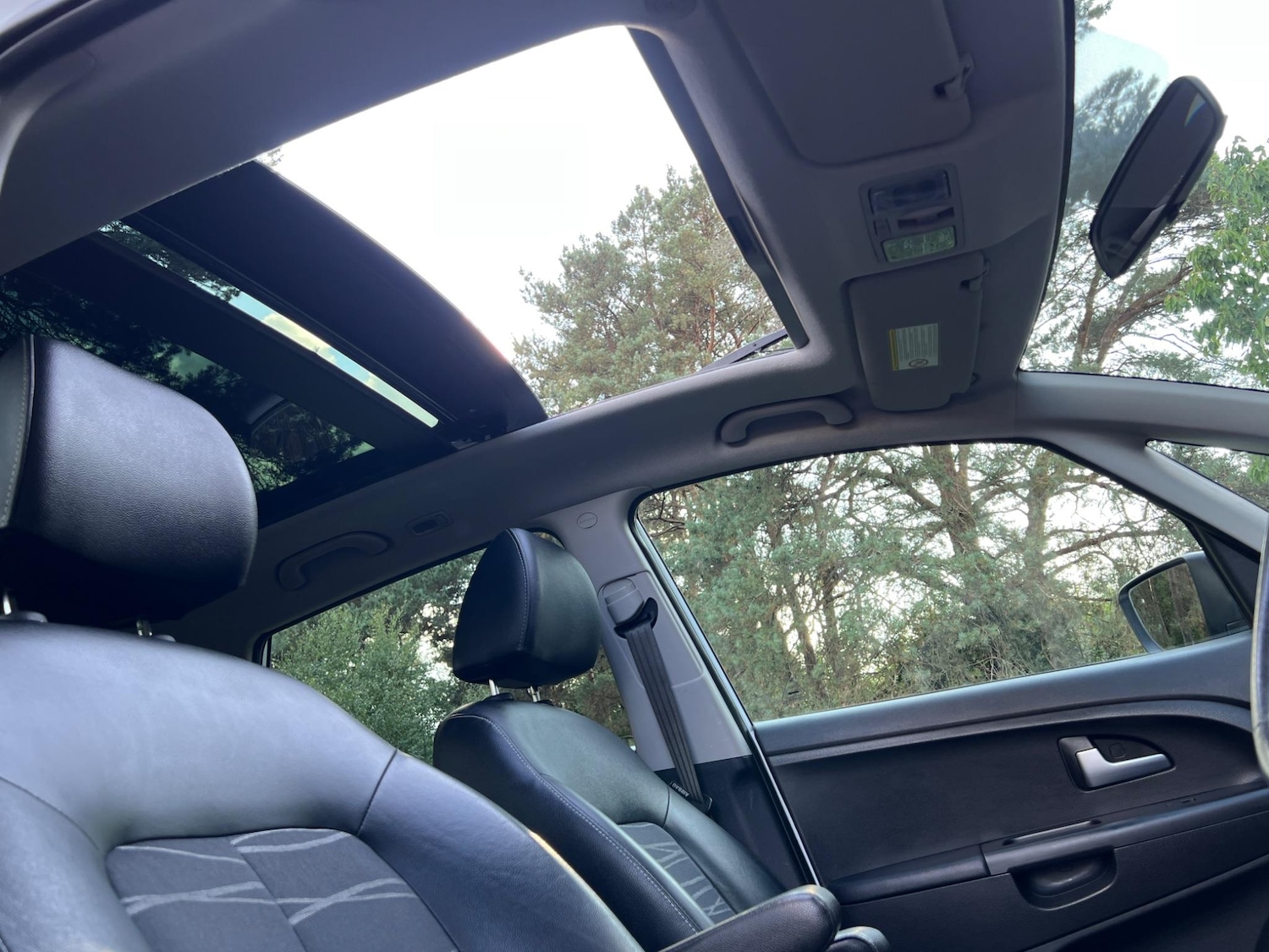 Used Kia Venga 2012 for sale - 76953920: Photo 3