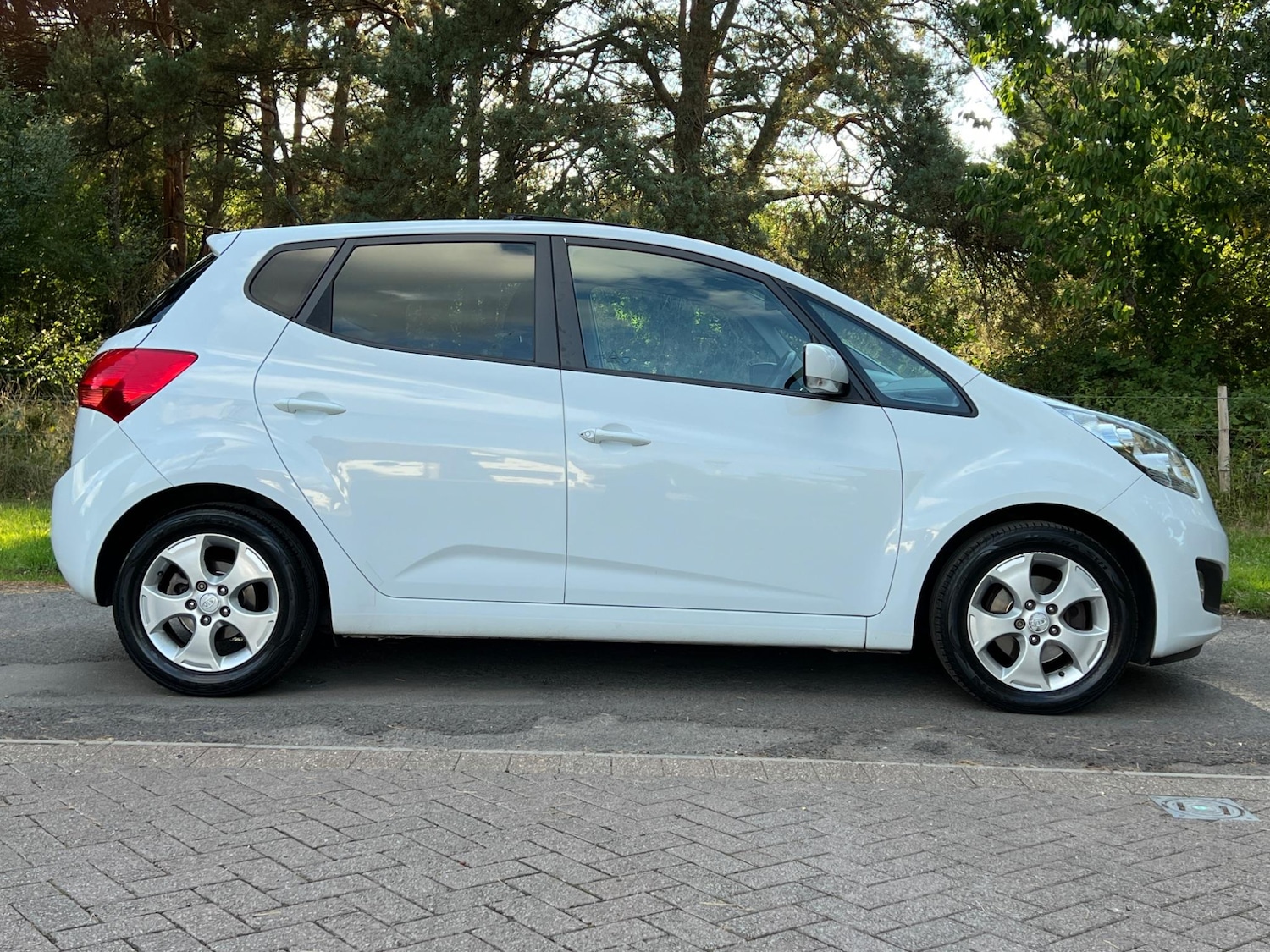 Used Kia Venga 2012 for sale - 76953920: Photo 6