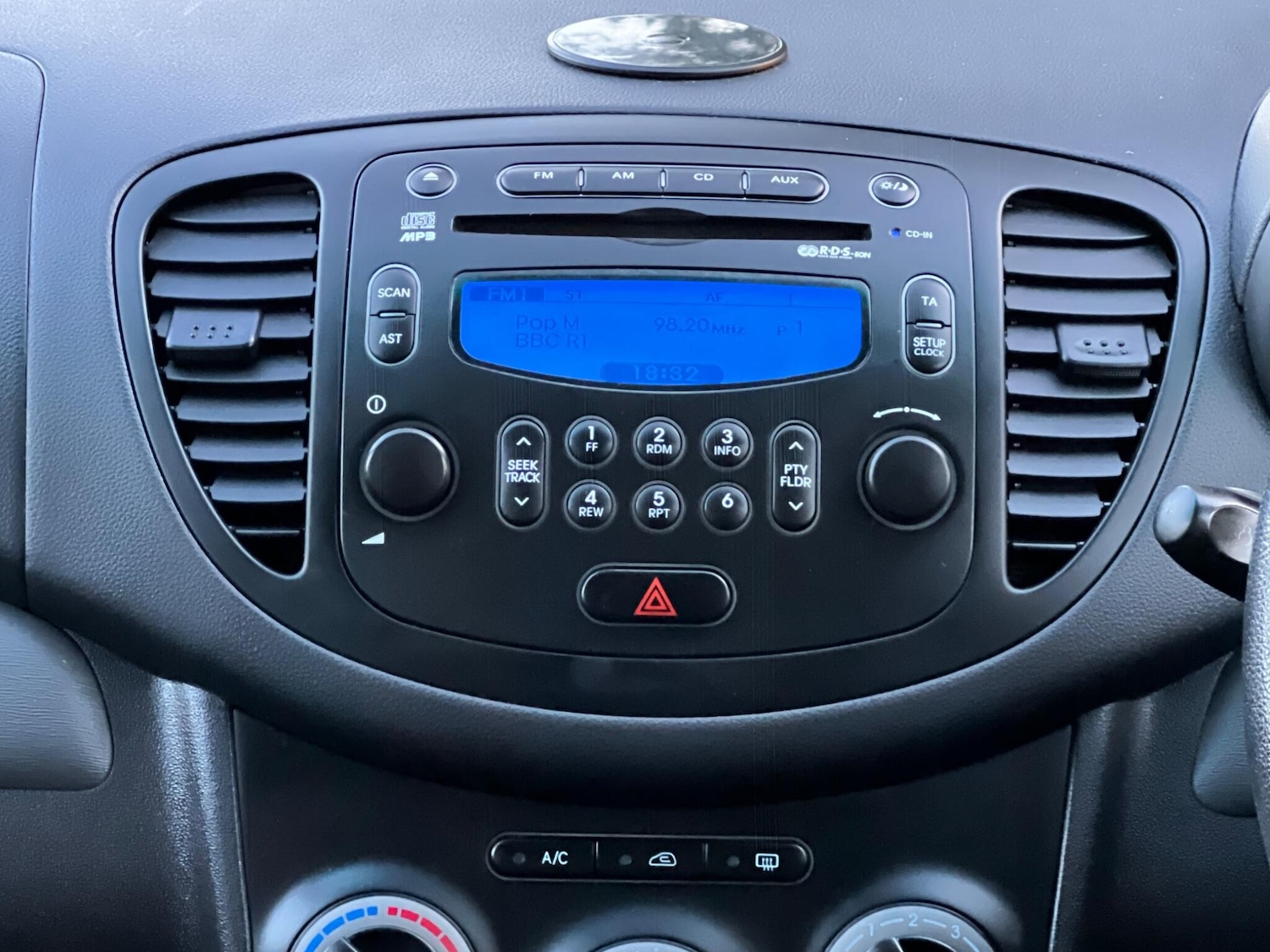 Used Hyundai i10 2014 for sale - 77768678: Photo 27