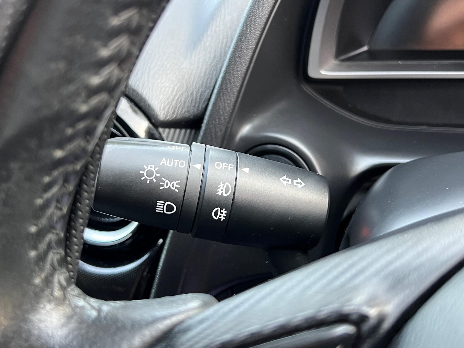 Used Mazda Mazda2 2015 for sale - 78204817: Photo 33