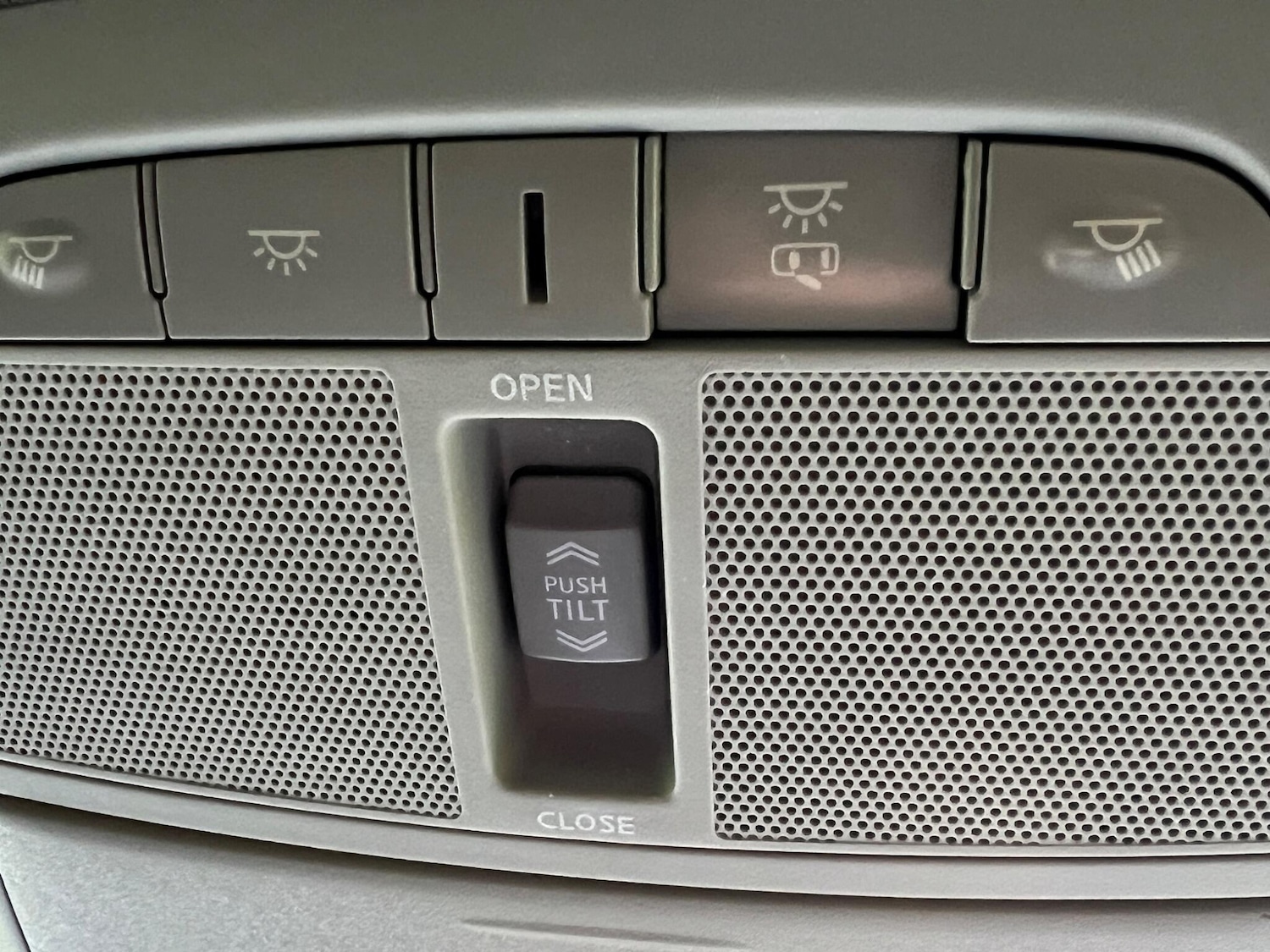 Used Nissan X-Trail 2016 for sale - 76953942: Photo 31