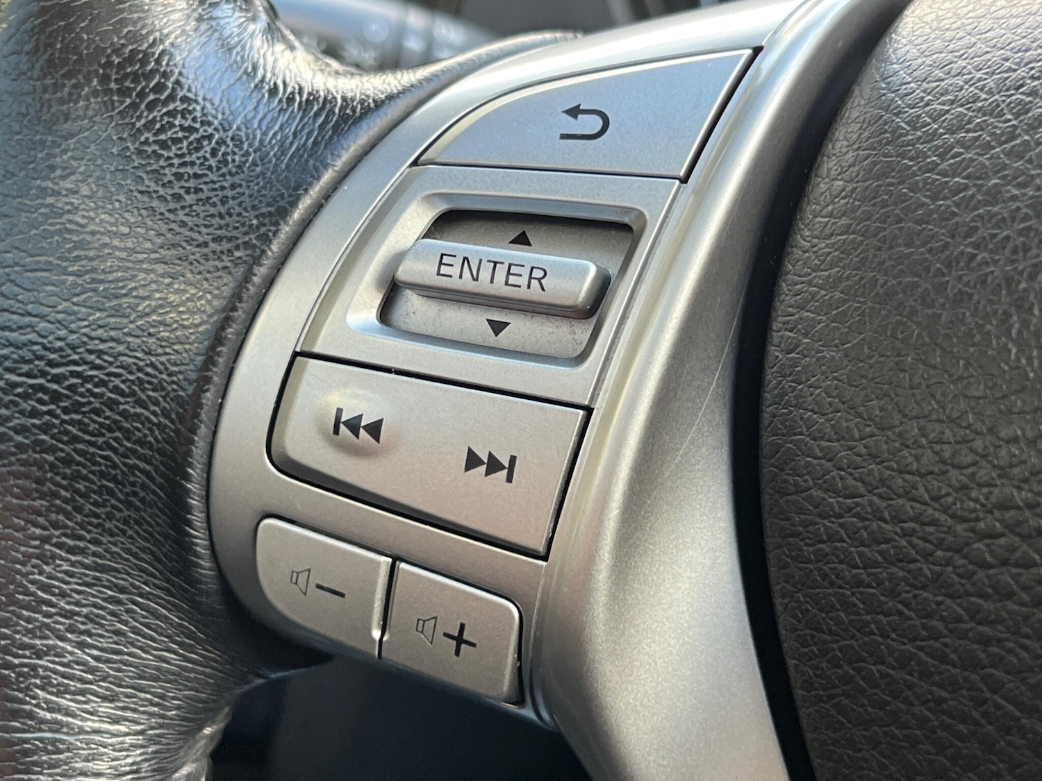 Used Nissan X-Trail 2016 for sale - 76953942: Photo 36