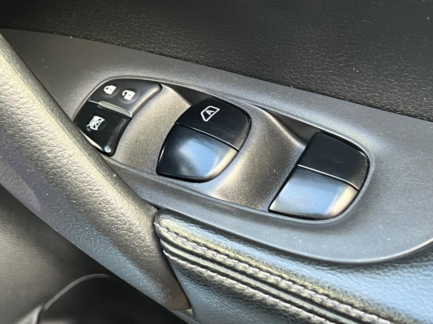 Used Nissan X-Trail 2016 for sale - 76953942: Photo 41