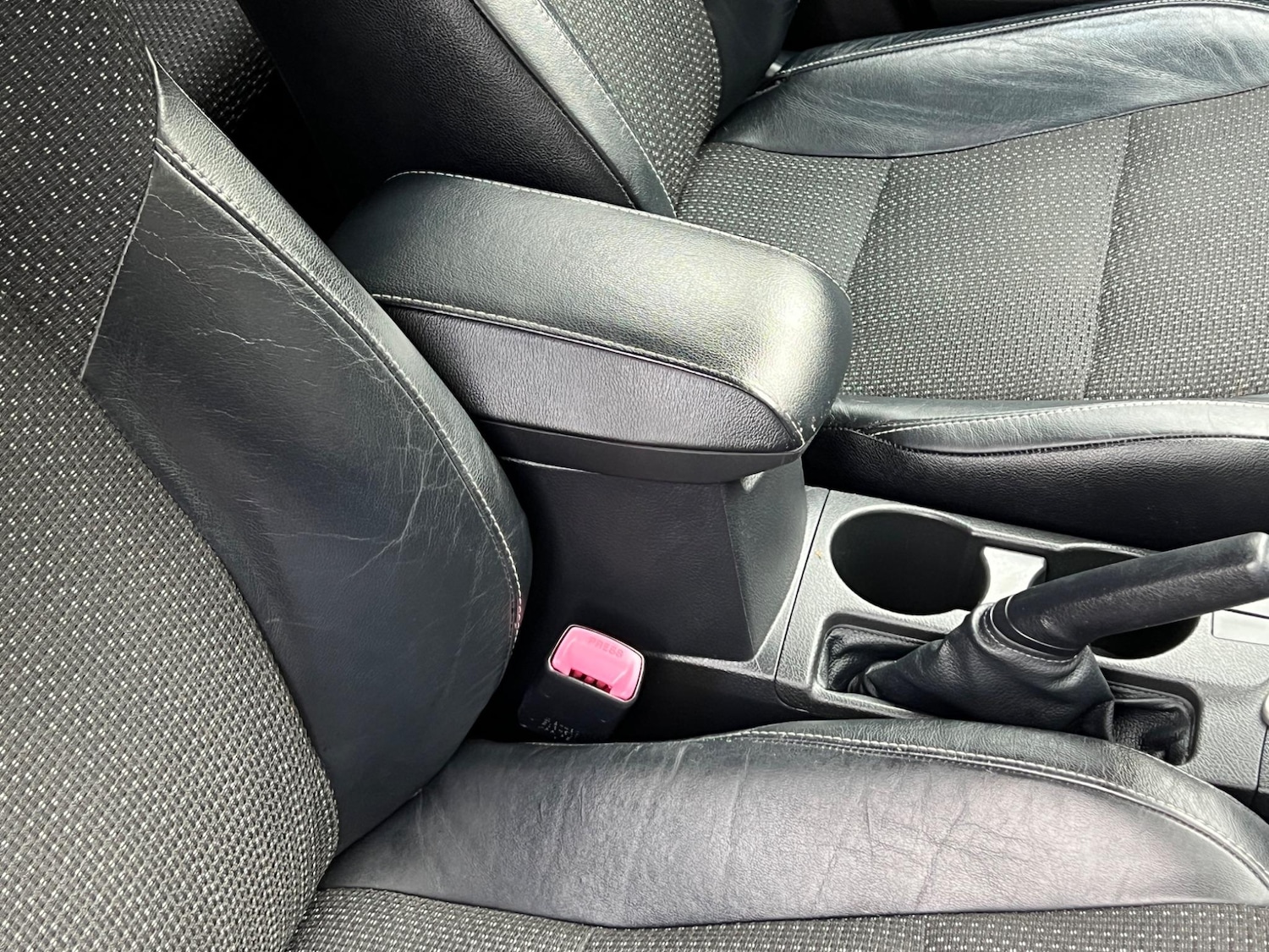 Used Toyota Auris 2013 for sale - 76952855: Photo 25