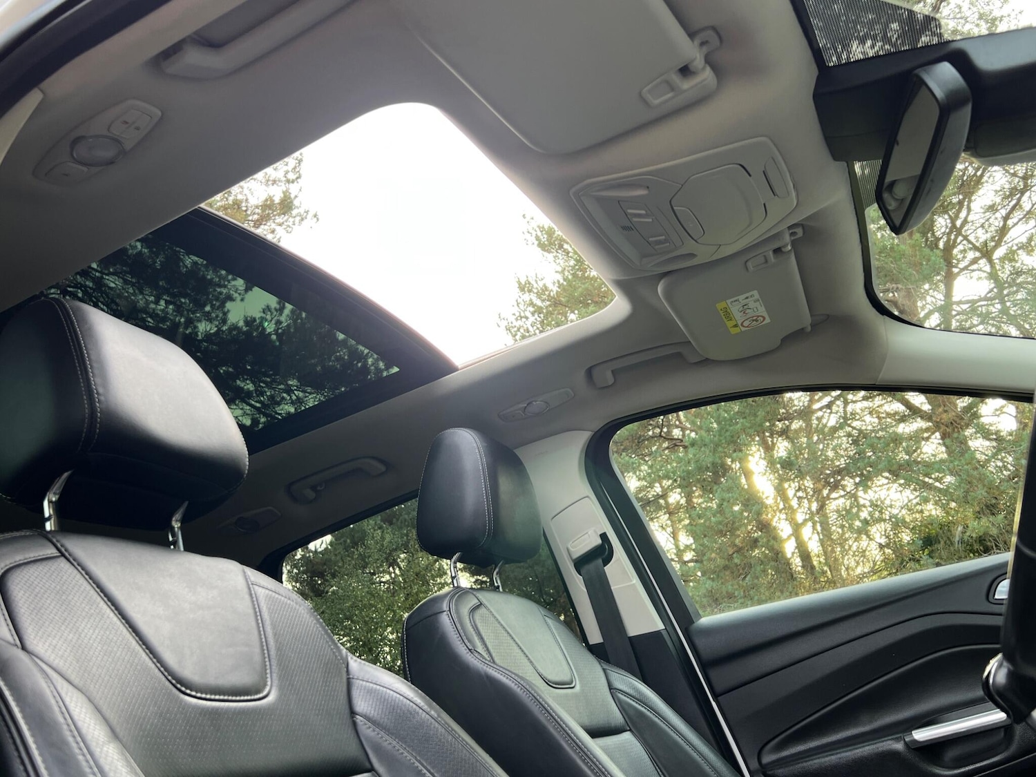 Used Ford Kuga 2014 for sale - 77427658: Photo 2