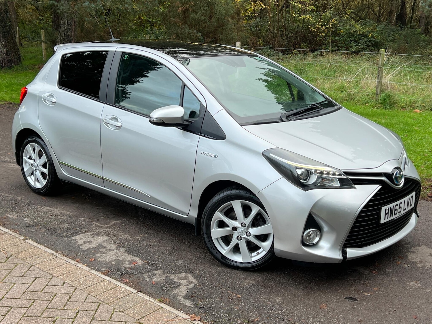 Used Toyota Yaris 2015 for sale - 76953923: Photo 17
