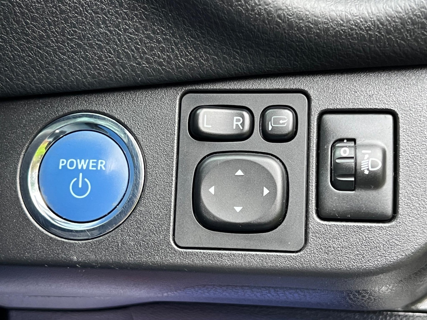 Used Toyota Yaris 2015 for sale - 76953923: Photo 36