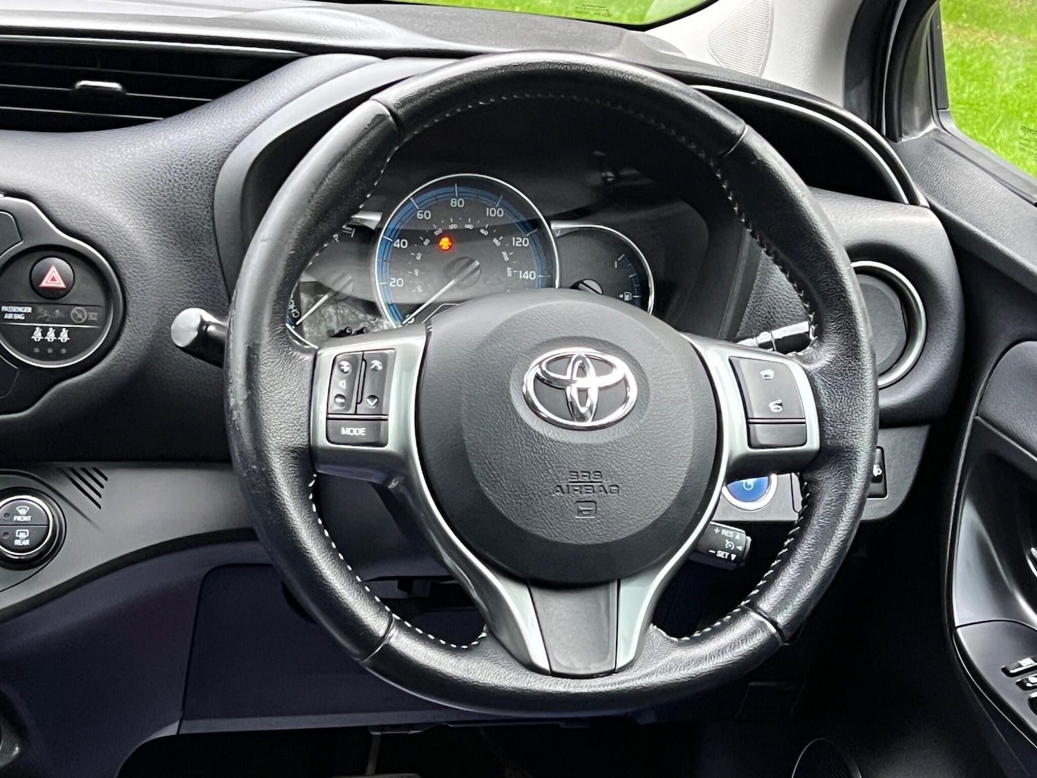 Used Toyota Yaris 2015 for sale - 76953923: Photo 42