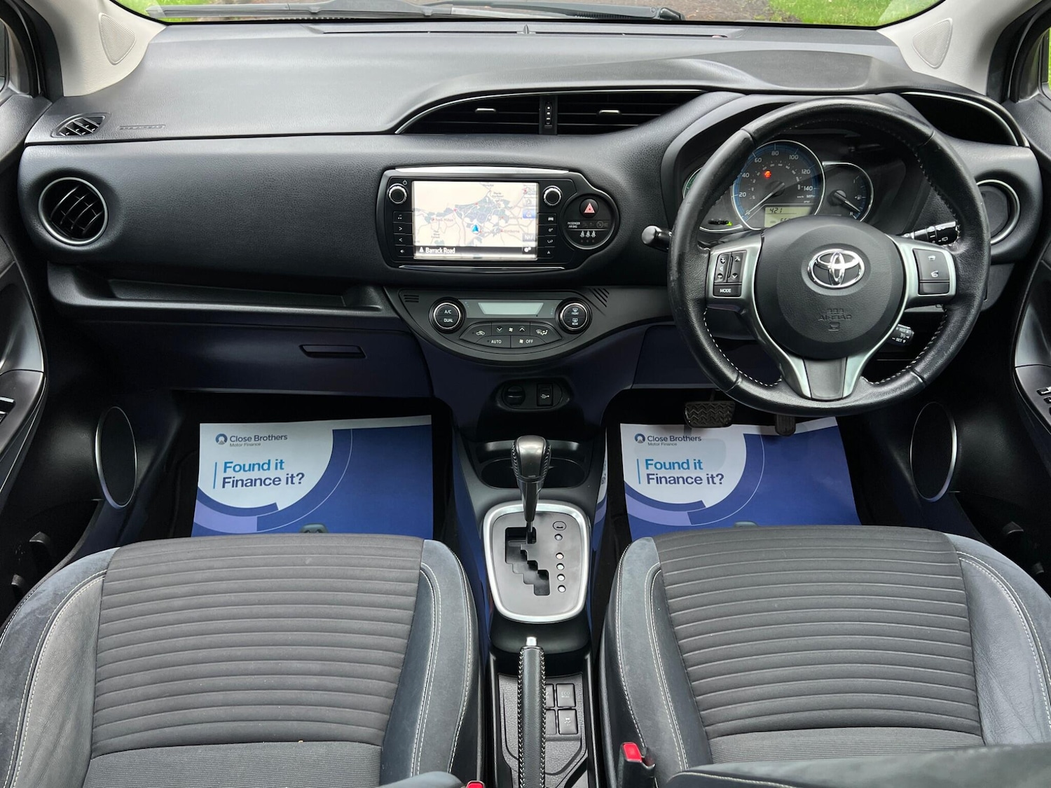 Used Toyota Yaris 2015 for sale - 76953923: Photo 44