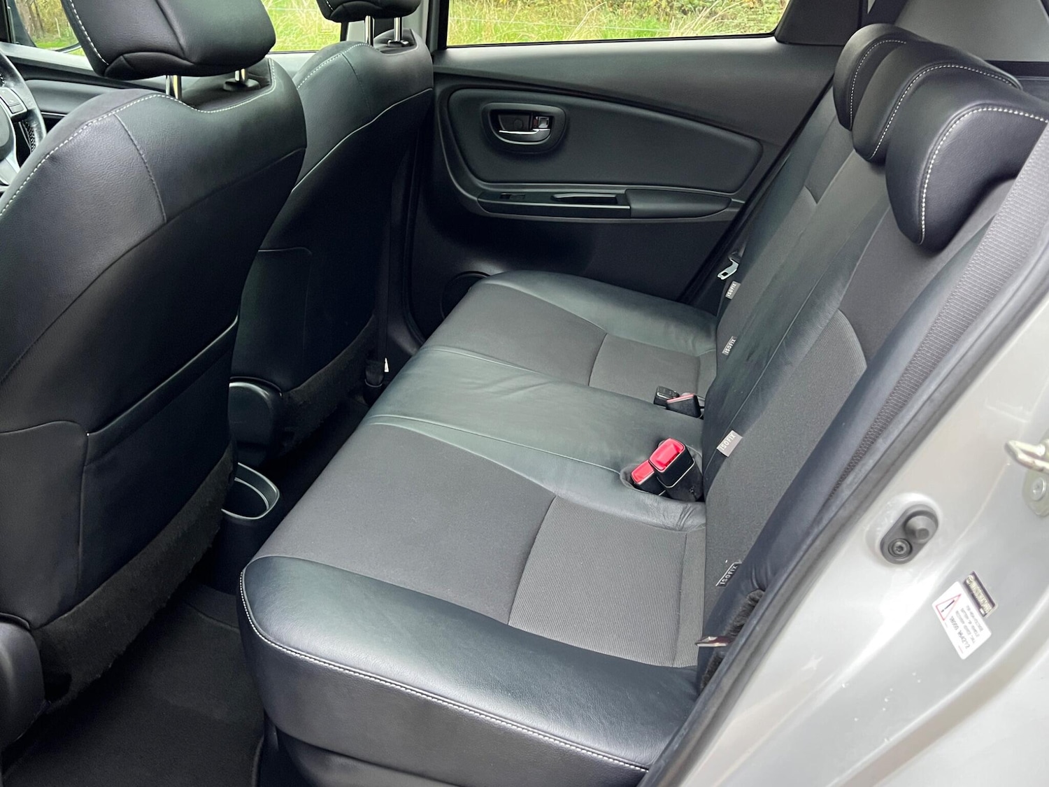 Used Toyota Yaris 2015 for sale - 76953923: Photo 47