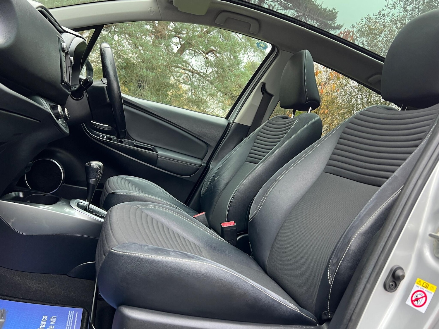 Used Toyota Yaris 2015 for sale - 76953923: Photo 50