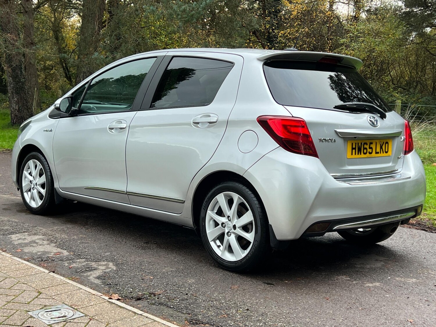 Used Toyota Yaris 2015 for sale - 76953923: Photo 58