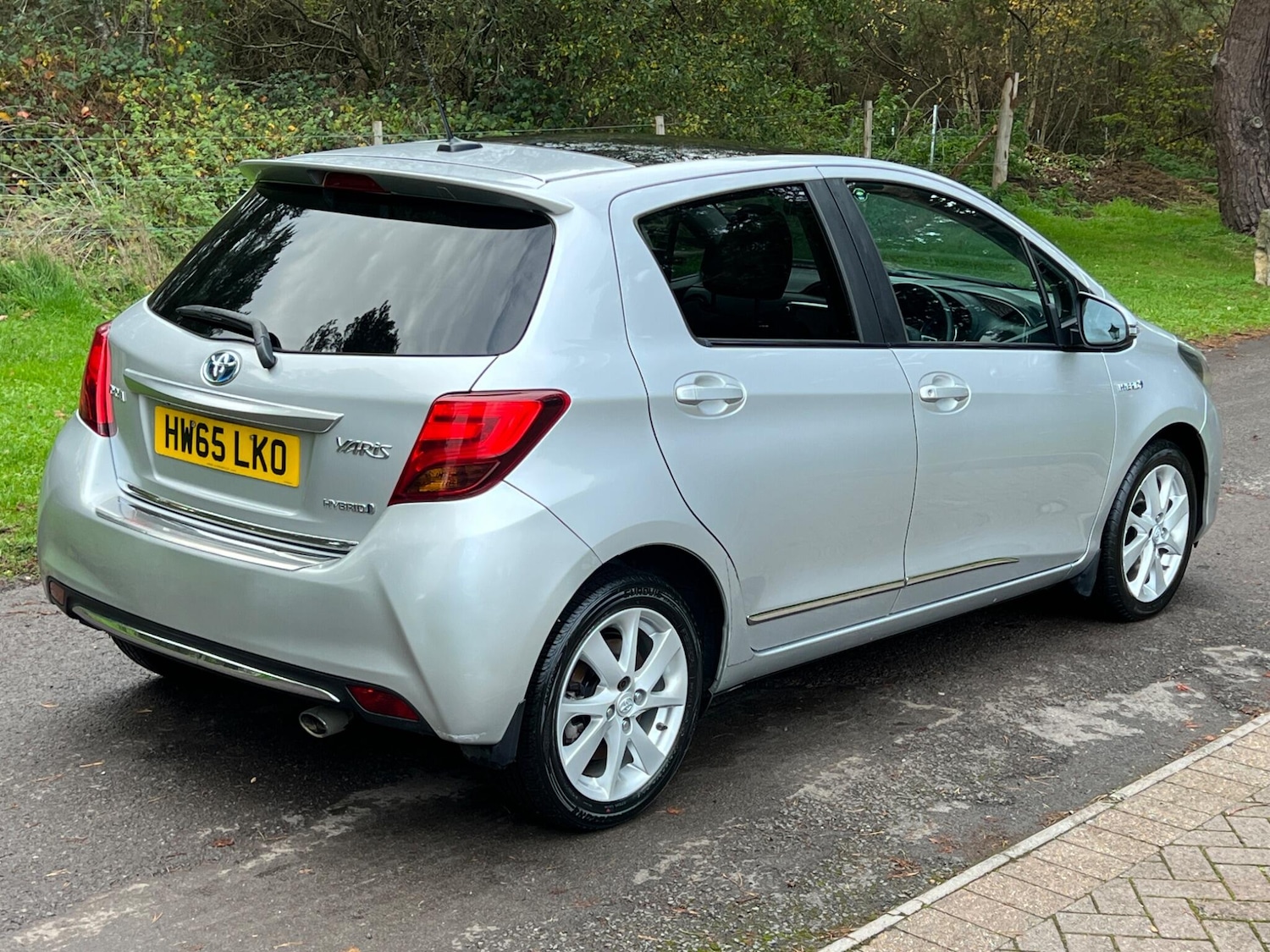 Used Toyota Yaris 2015 for sale - 76953923: Photo 6
