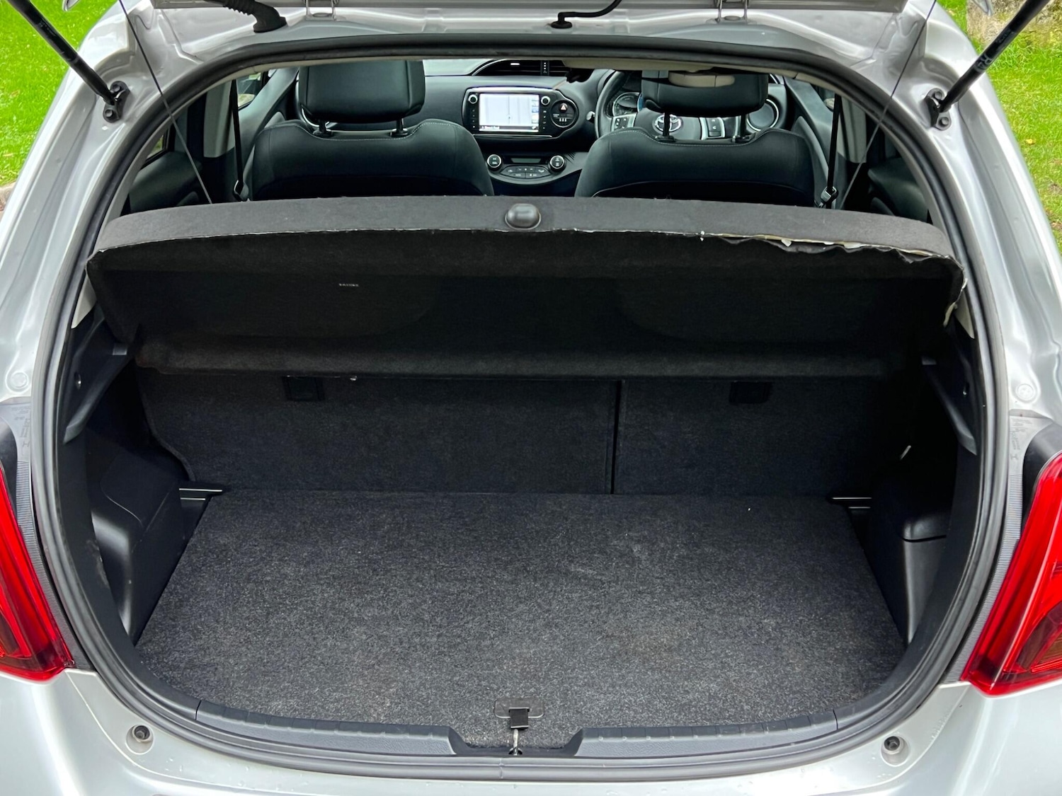 Used Toyota Yaris 2015 for sale - 76953923: Photo 61