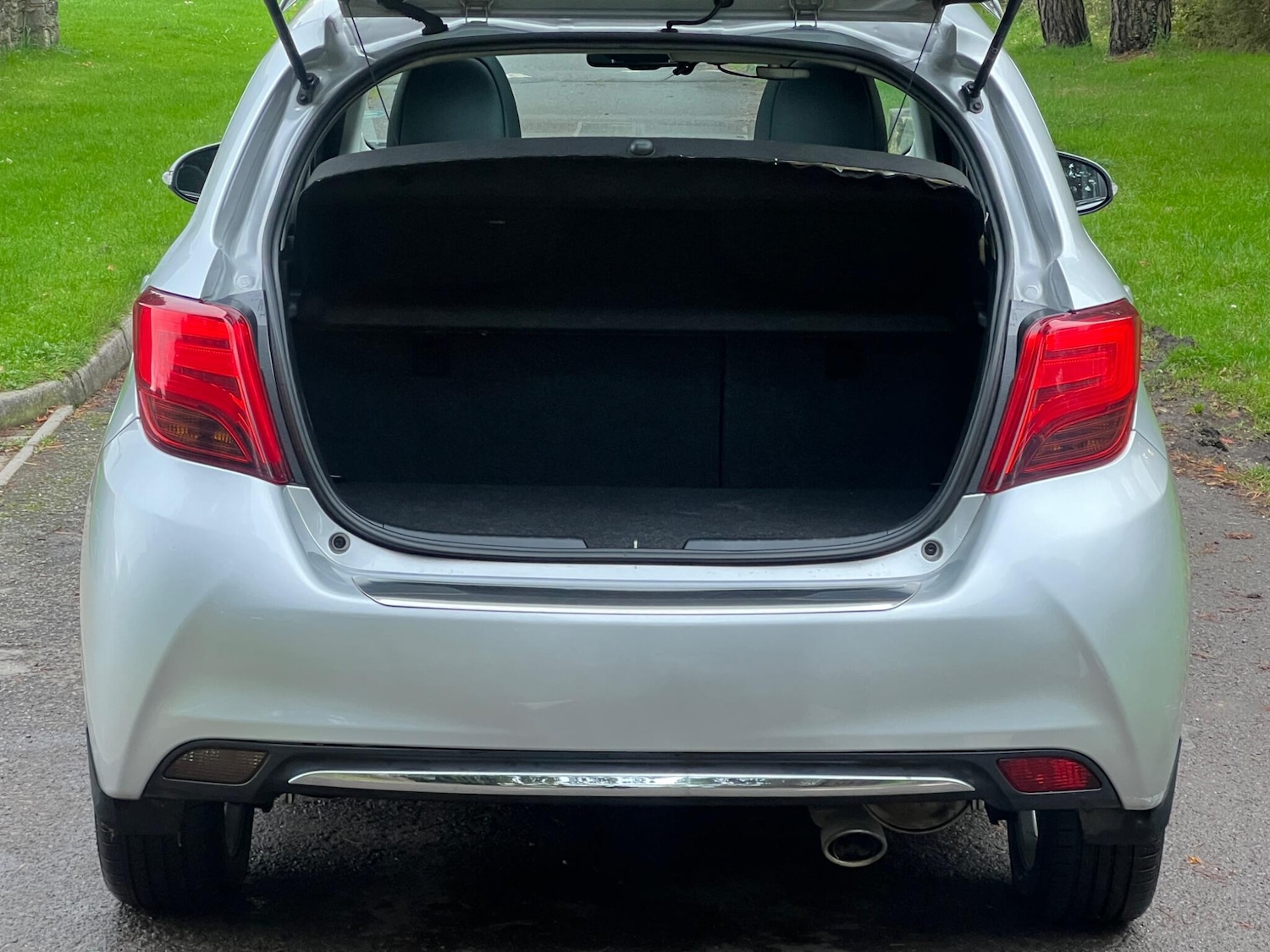 Used Toyota Yaris 2015 for sale - 76953923: Photo 62