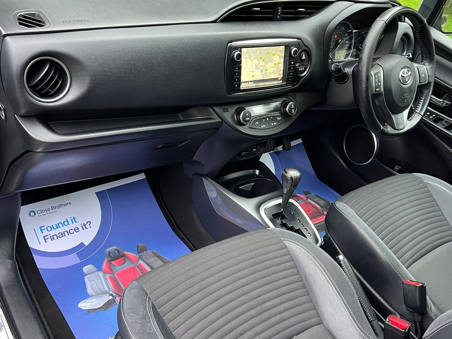 Used Toyota Yaris 2015 for sale - 76953923: Photo 8