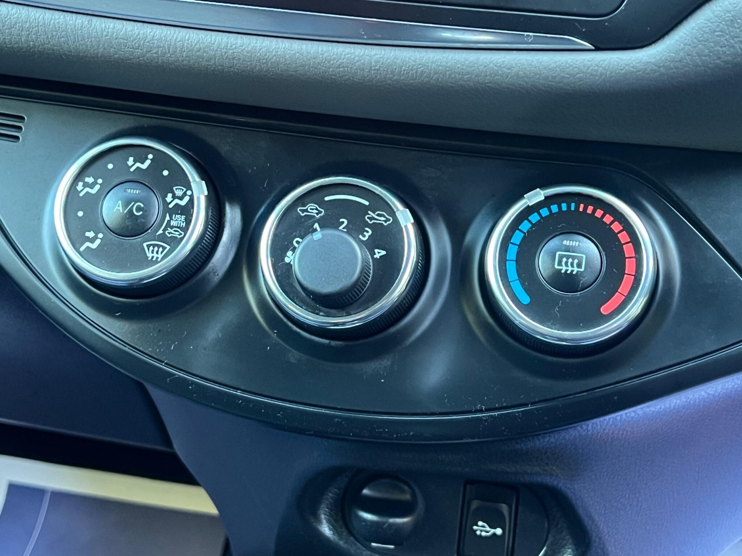 Used Toyota Yaris 2015 for sale - 77427673: Photo 23