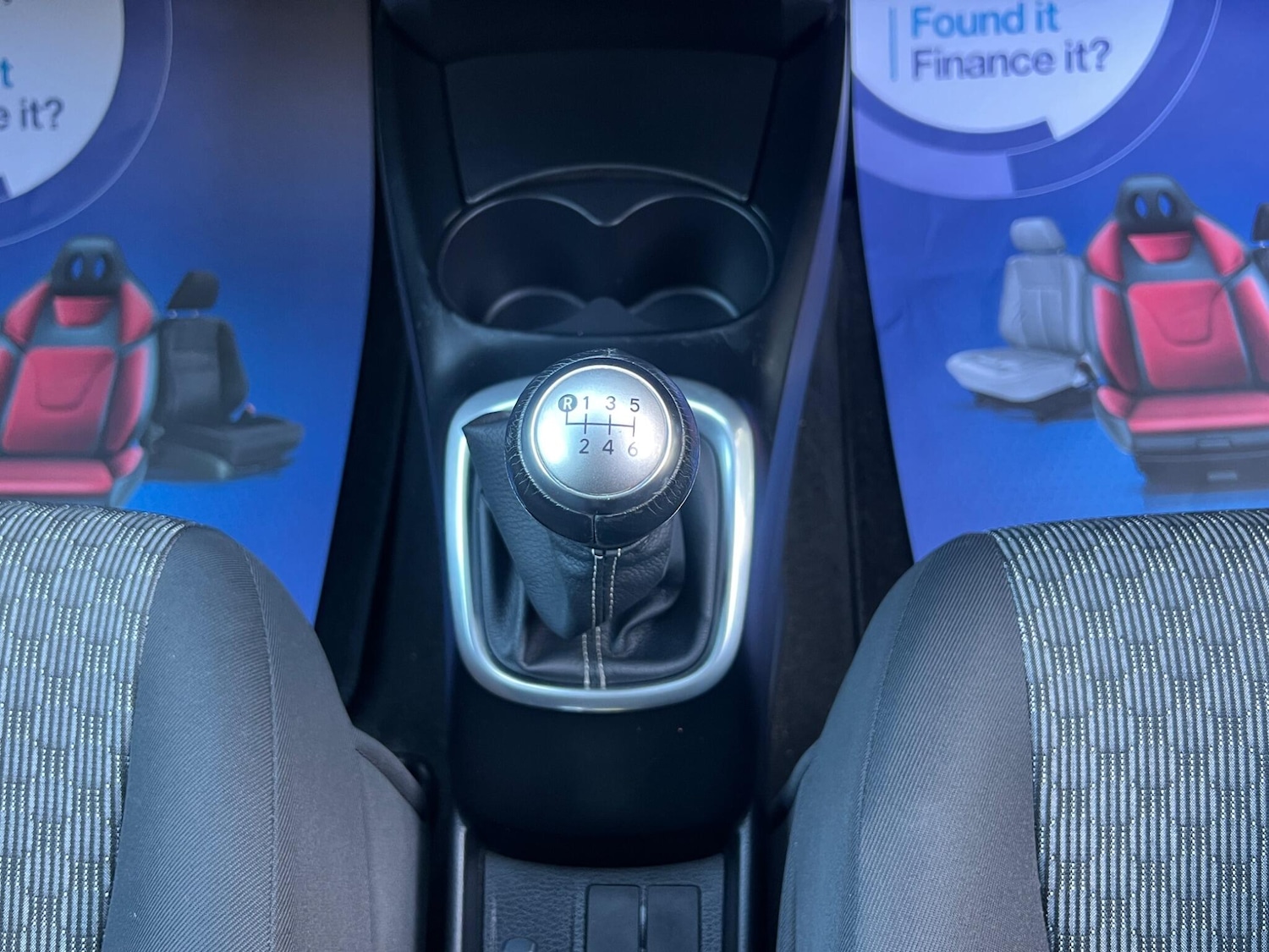 Used Toyota Yaris 2015 for sale - 77427673: Photo 25