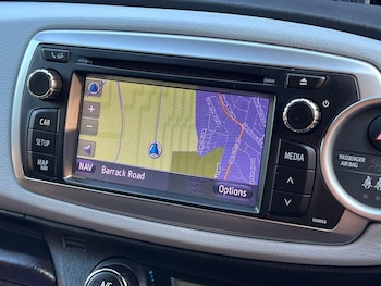 Used Toyota Yaris 2013 for sale - 77162834: Photo