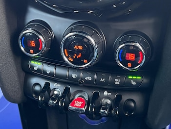 Used MINI Hatch 2019 for sale - 76953930: Photo