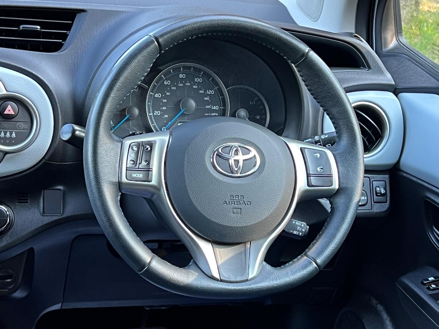 Used Toyota Yaris 2013 for sale - 76953914: Photo 41