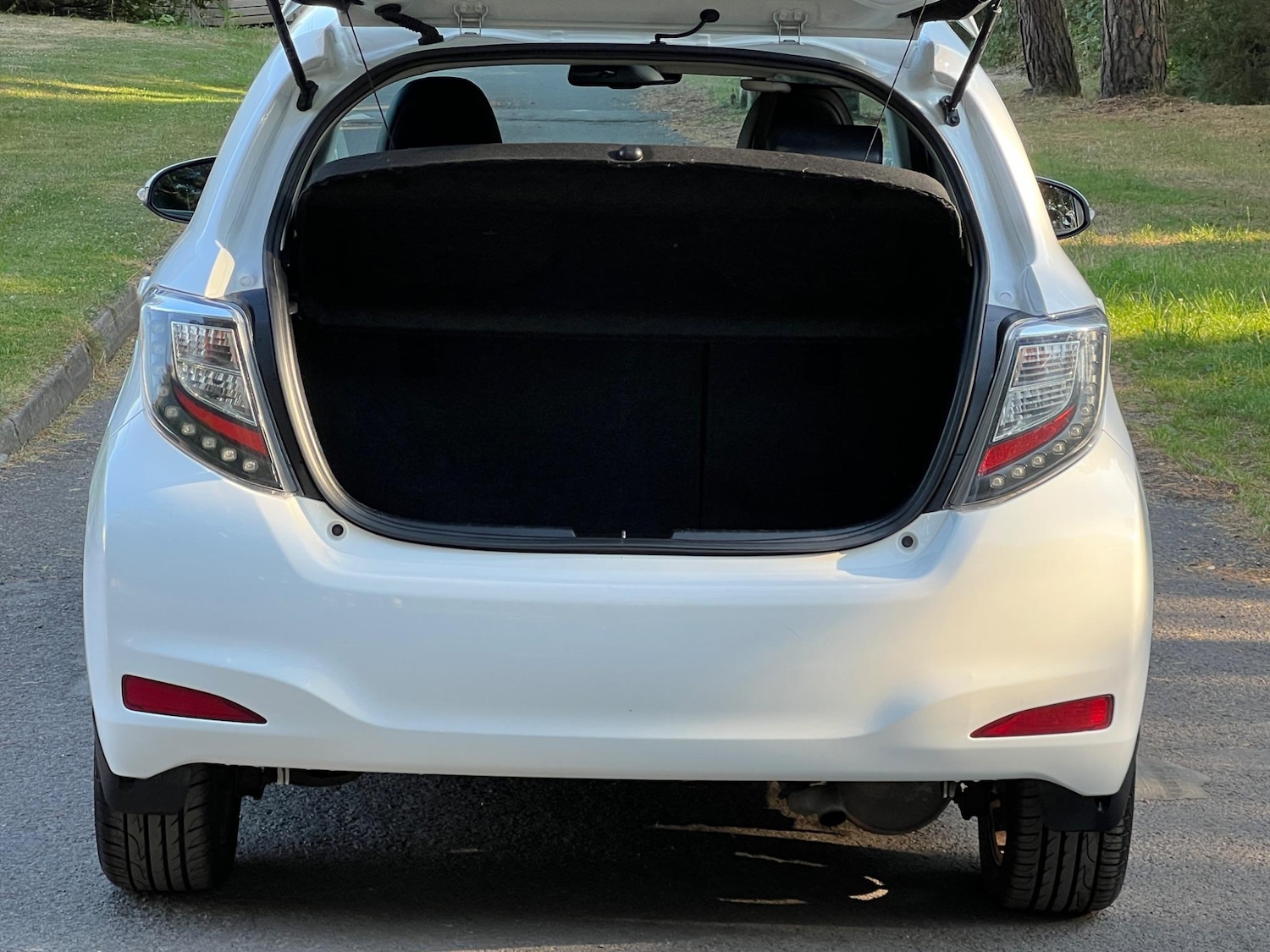 Used Toyota Yaris 2013 for sale - 76953914: Photo 60