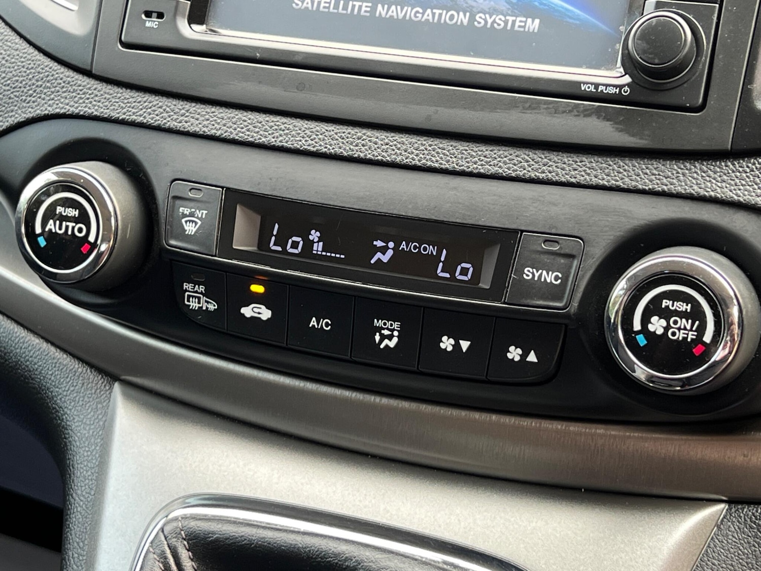 Used Honda CR-V 2015 for sale - 76953907: Photo 25