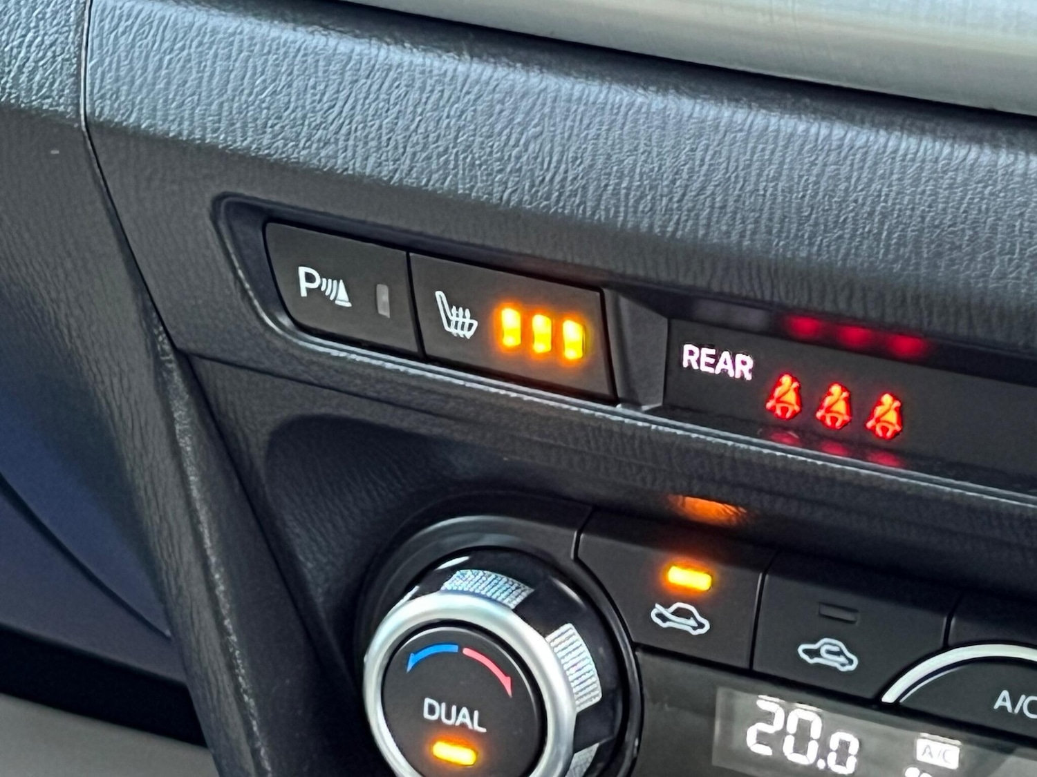 Used Mazda Mazda3 2014 for sale - 77883142: Photo 21